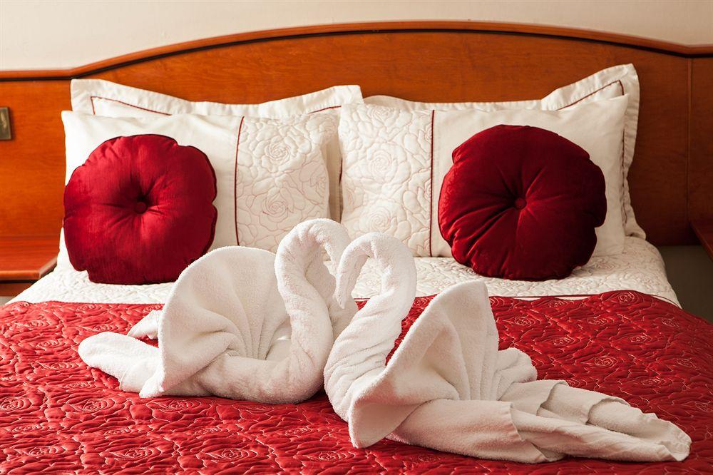 Mercure Burton Upon Trent, Newton Park Buitenkant foto