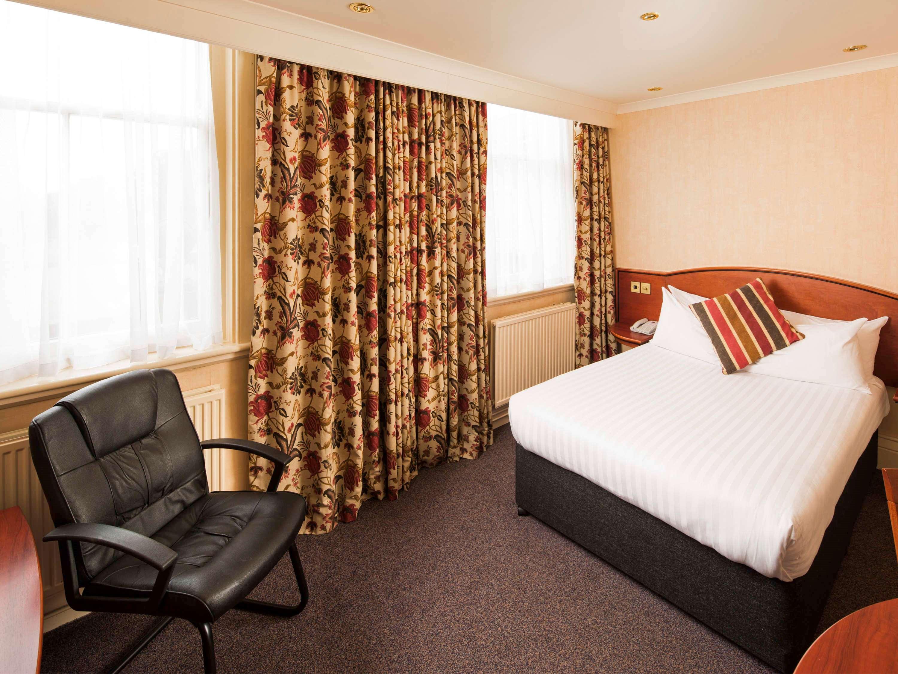 Mercure Burton Upon Trent, Newton Park Buitenkant foto