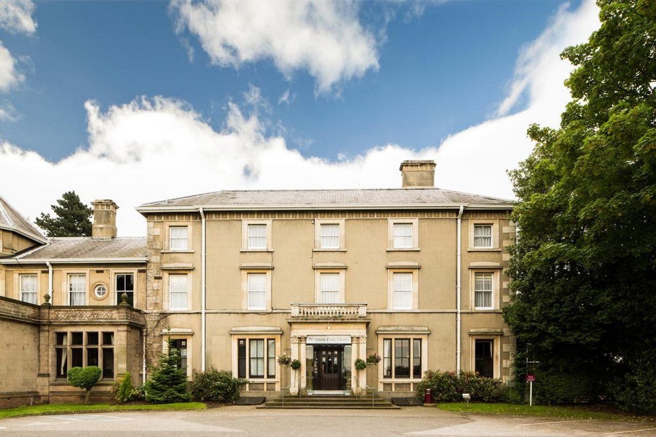Mercure Burton Upon Trent, Newton Park Buitenkant foto