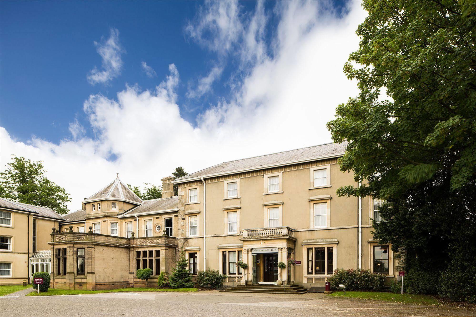 Mercure Burton Upon Trent, Newton Park Buitenkant foto